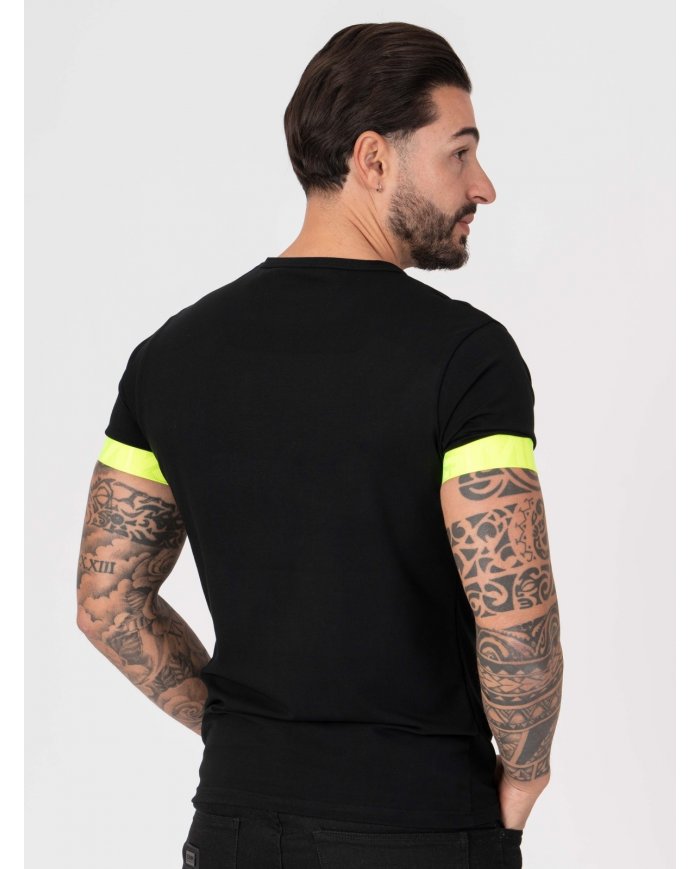 T-SHIRT SMK PRETO AMARELO