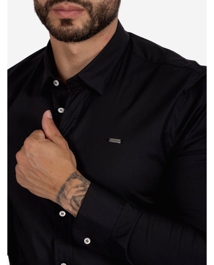 camisa preta slim fit homem